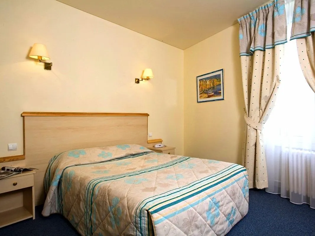 Hotel Restaurant Le Parc Moulins  3*, Moulins (Allier) France
