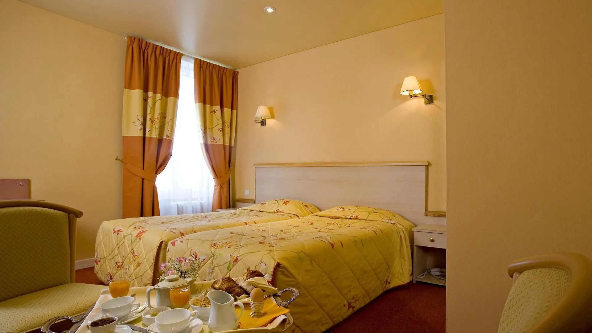 Hotel Restaurant Le Parc Moulins  3*, Moulins (Allier)