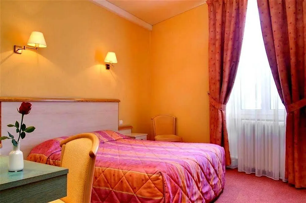 ***  Hotel Restaurant Le Parc Moulins  France